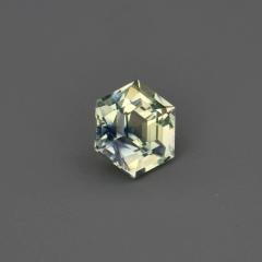 Nangi fine jewelry - green gemstone in gold