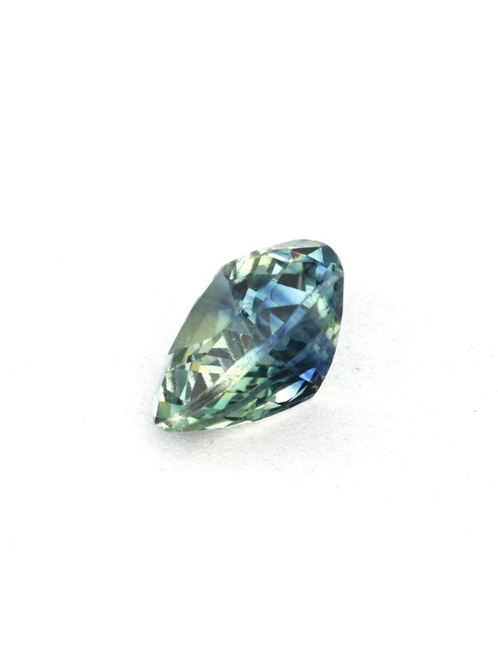 Nangi fine jewelry - green gemstone in gold