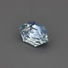 Nangi fine jewelry - blue gemstone in gold