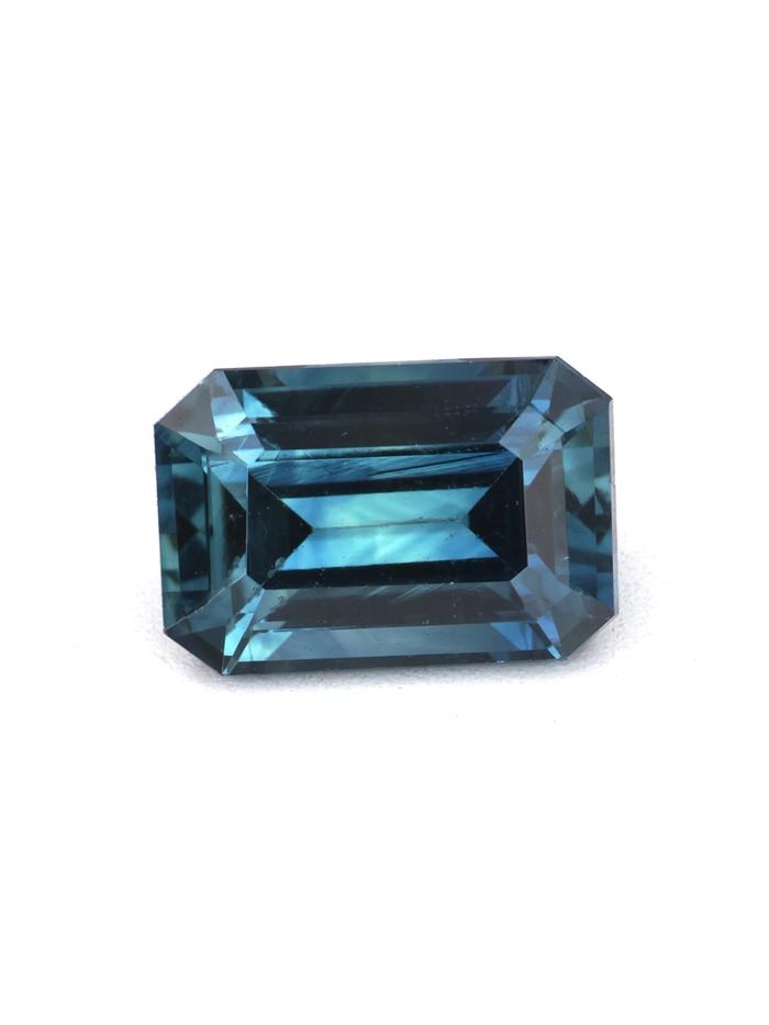 Nangi fine jewelry - blue sapphire gemstone in gold