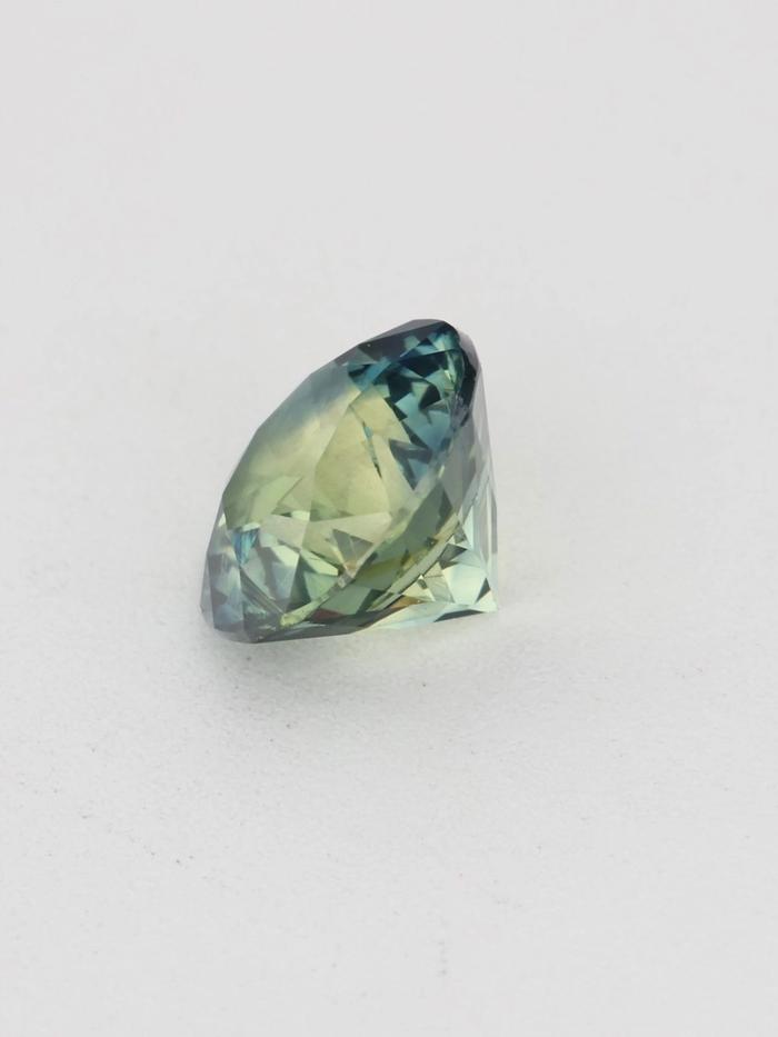 Nangi fine jewelry - green gemstone in gold