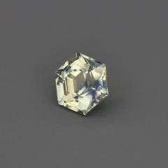 Nangi fine jewelry - green gemstone in gold