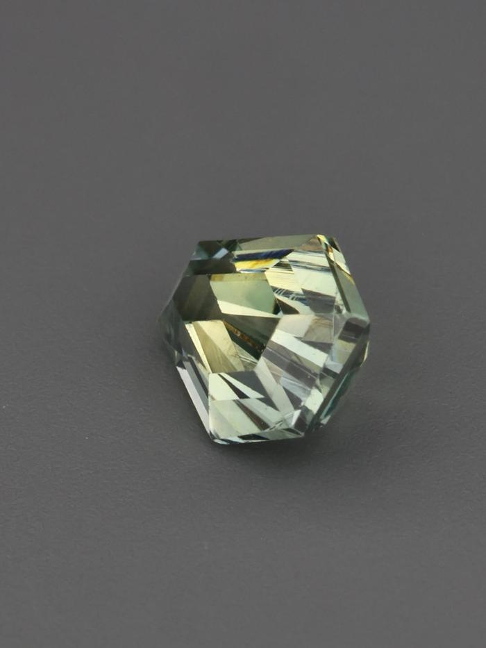 Nangi fine jewelry - green gemstone in gold