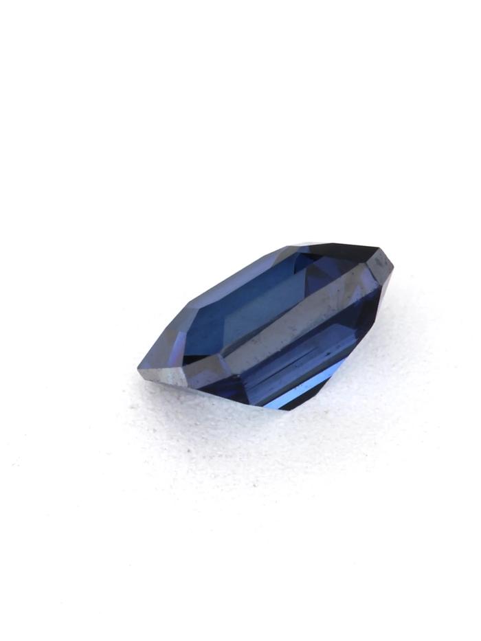 Nangi fine jewelry - blue gemstone in gold