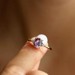 Nangi fine jewelry - purple ring in yellow gold