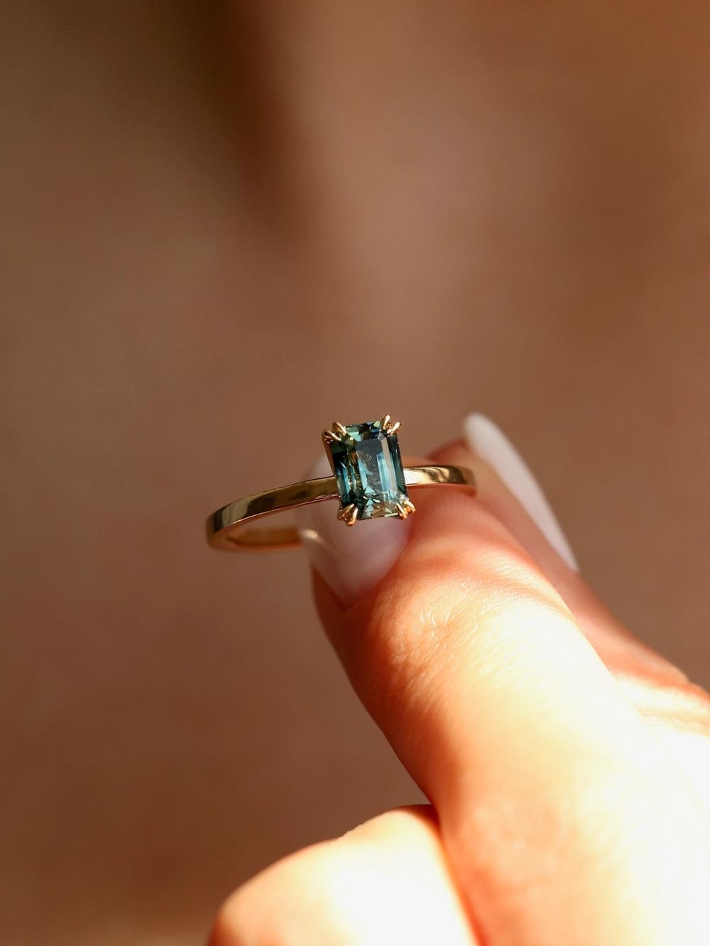 Ocean Sapphire & Double Prongs