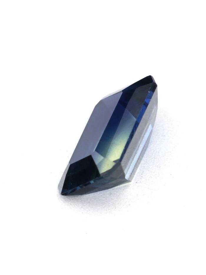 Nangi fine jewelry - blue gemstone in gold