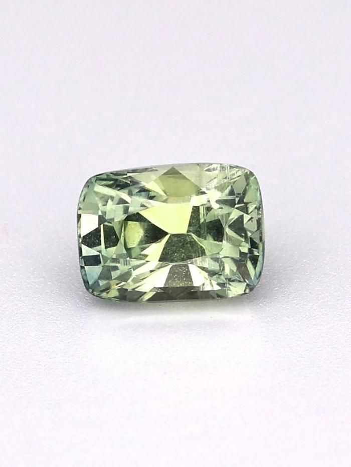 Nangi fine jewelry - green sapphire gemstone in gold