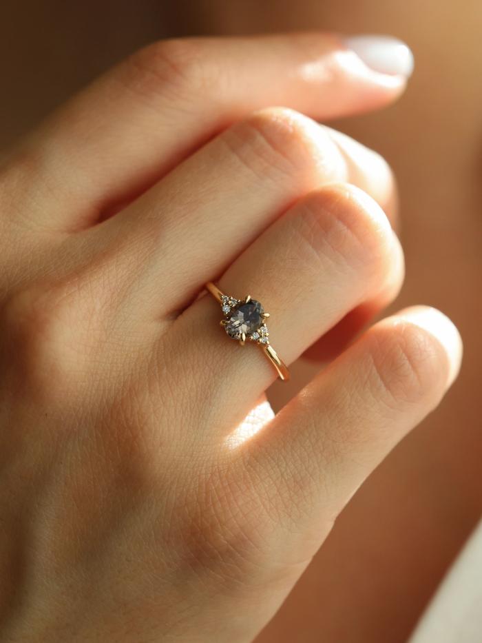 Nangi fine jewelry - brown ring in yellow gold