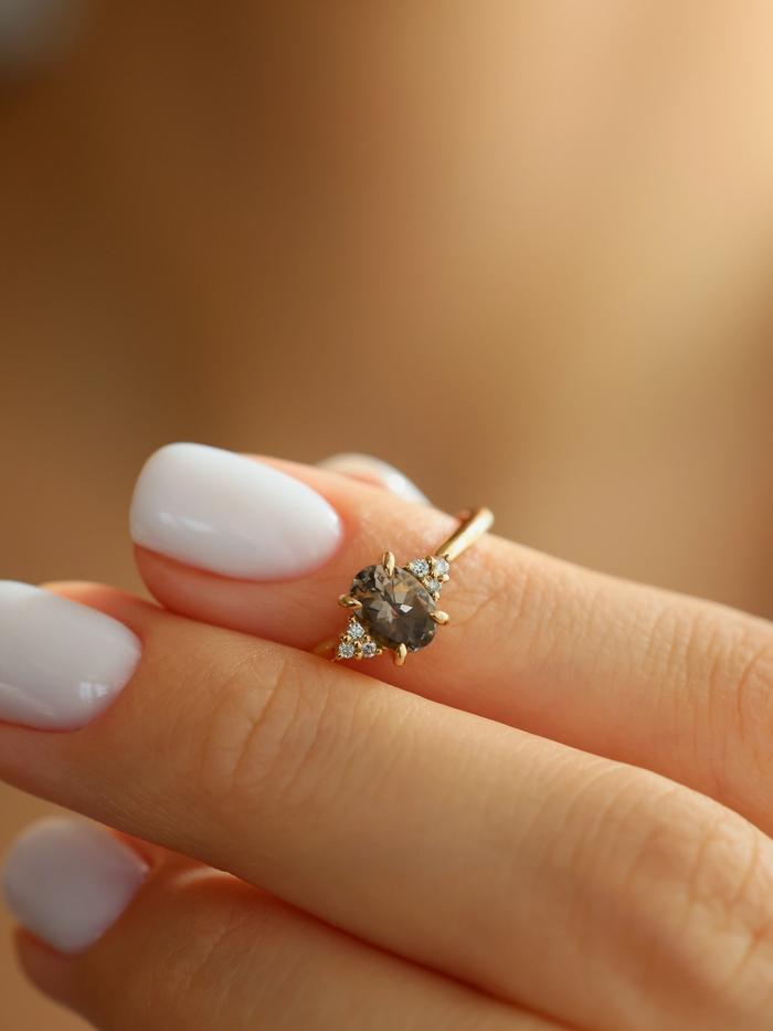 Nangi fine jewelry - brown ring in yellow gold