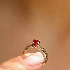 Nangi fine jewelry - red ruby ring in yellow gold