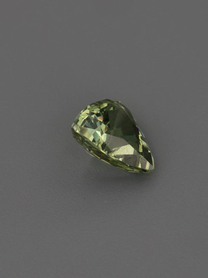 Nangi fine jewelry - green gemstone in gold
