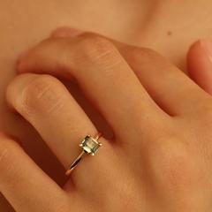 Nangi fine jewelry - green sapphire ring in yellow gold