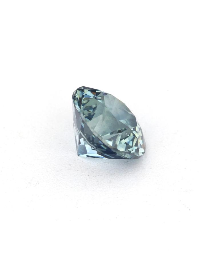 Nangi fine jewelry - blue sapphire gemstone in gold