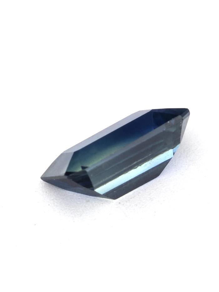 Nangi fine jewelry - blue gemstone in gold