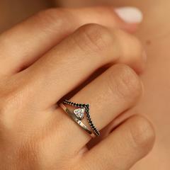 Nangi fine jewelry - black sapphire ring in white gold