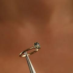 Nangi fine jewelry - blue ring in yellow gold