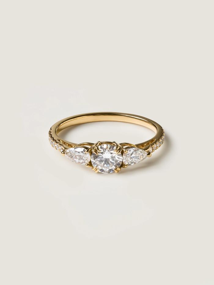 Nangi fine jewelry - white lab-grown diamond ring in gold