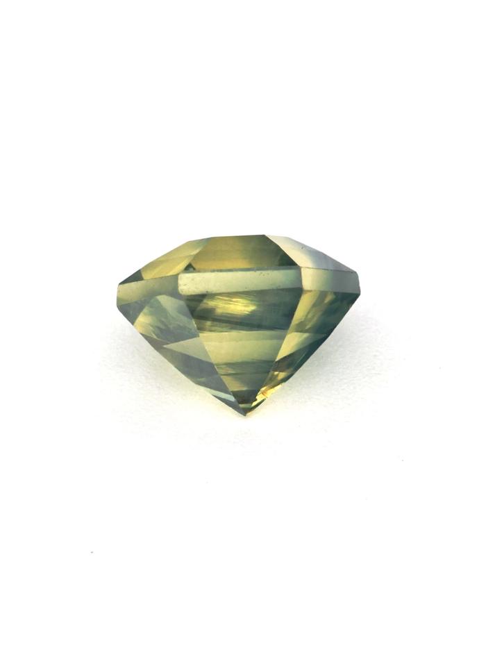 Nangi fine jewelry - green gemstone in gold