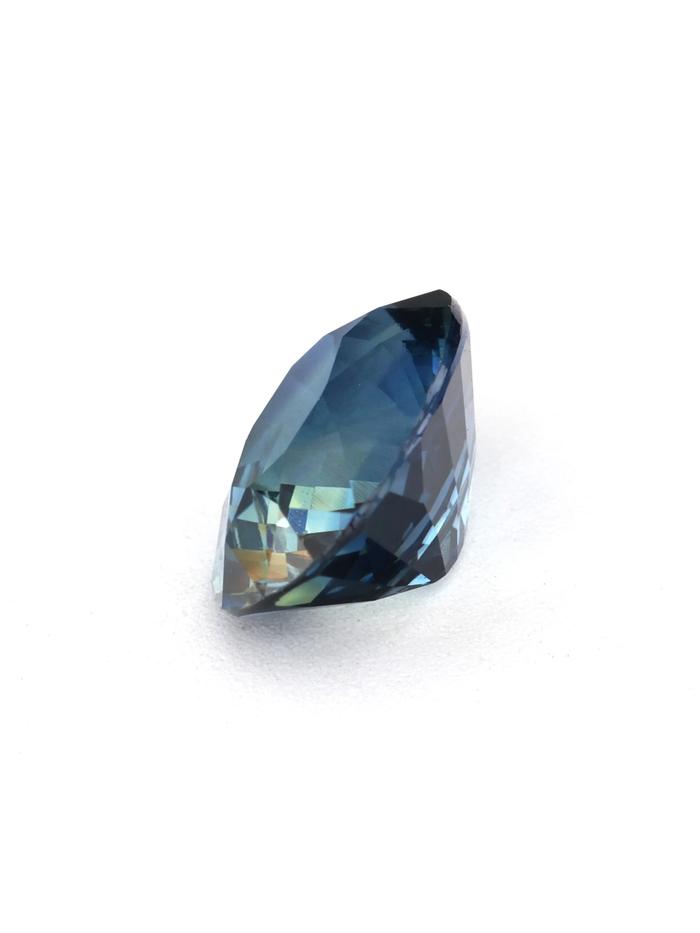 Nangi fine jewelry - teal / Peacock sapphire gemstone in gold
