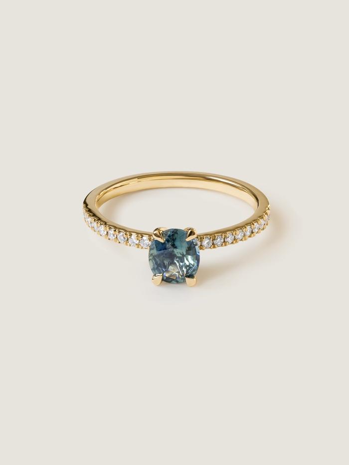 Nangi fine jewelry - teal / Peacock sapphire ring in yellow gold