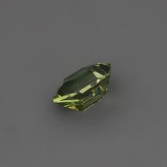 Nangi fine jewelry - green gemstone in gold
