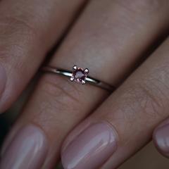 Nangi fine jewelry - pink sapphire ring in white gold