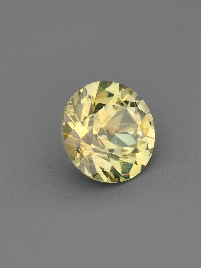 Nangi fine jewelry - yellow gemstone in gold