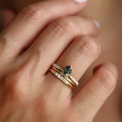 Nangi fine jewelry - brown sapphire ring in yellow gold