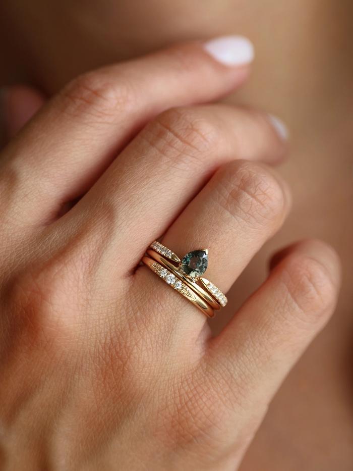 Nangi fine jewelry - brown sapphire ring in yellow gold