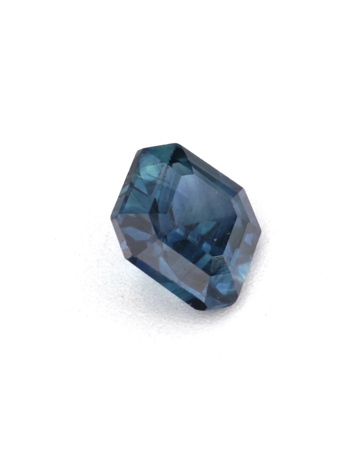 Nangi fine jewelry - blue gemstone in gold