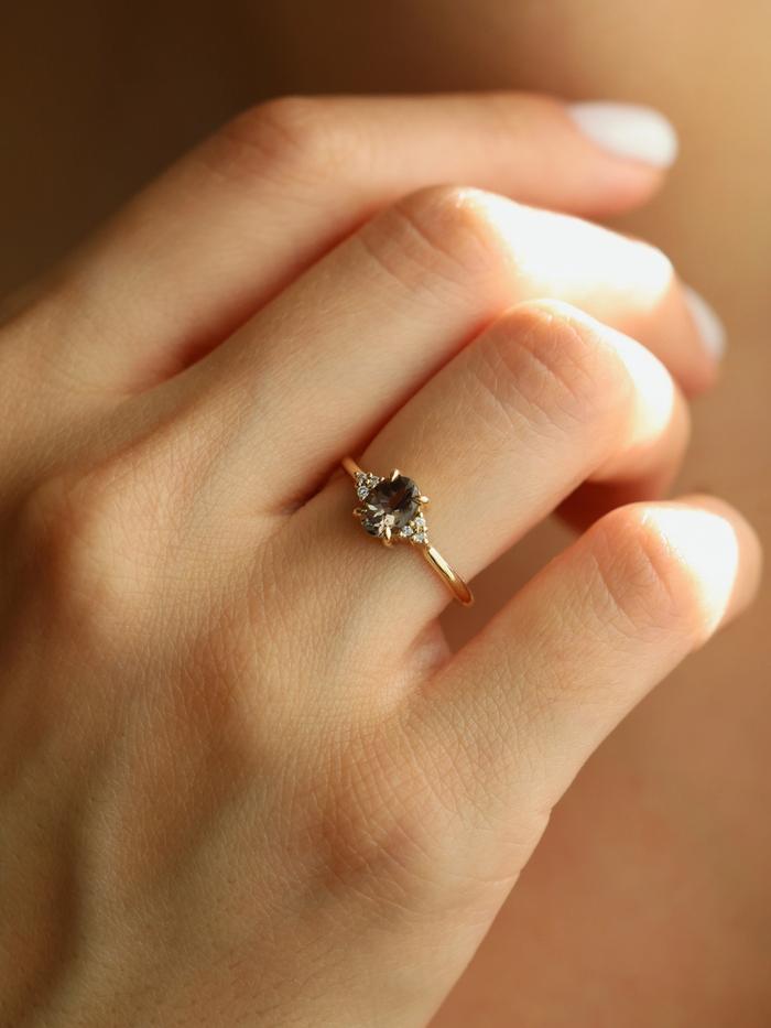 Nangi fine jewelry - brown ring in yellow gold