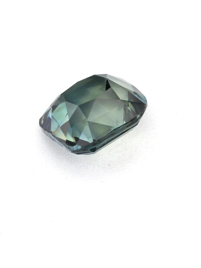 Nangi fine jewelry - green gemstone in gold