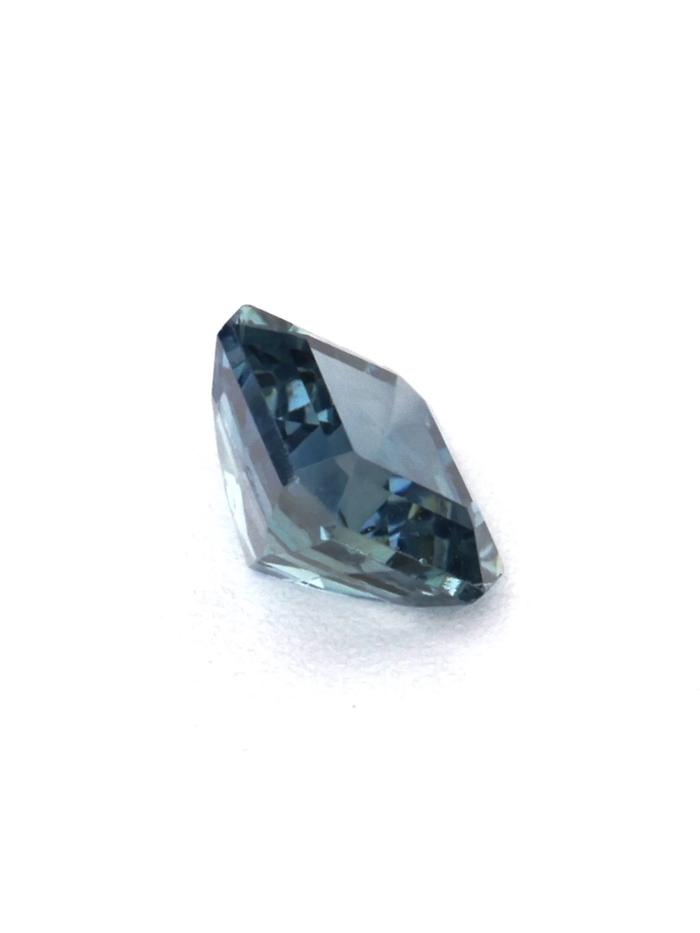 Nangi fine jewelry - blue gemstone in gold