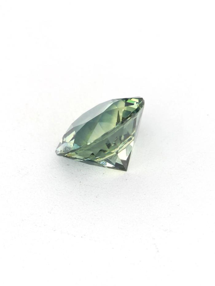 Nangi fine jewelry - green gemstone in gold