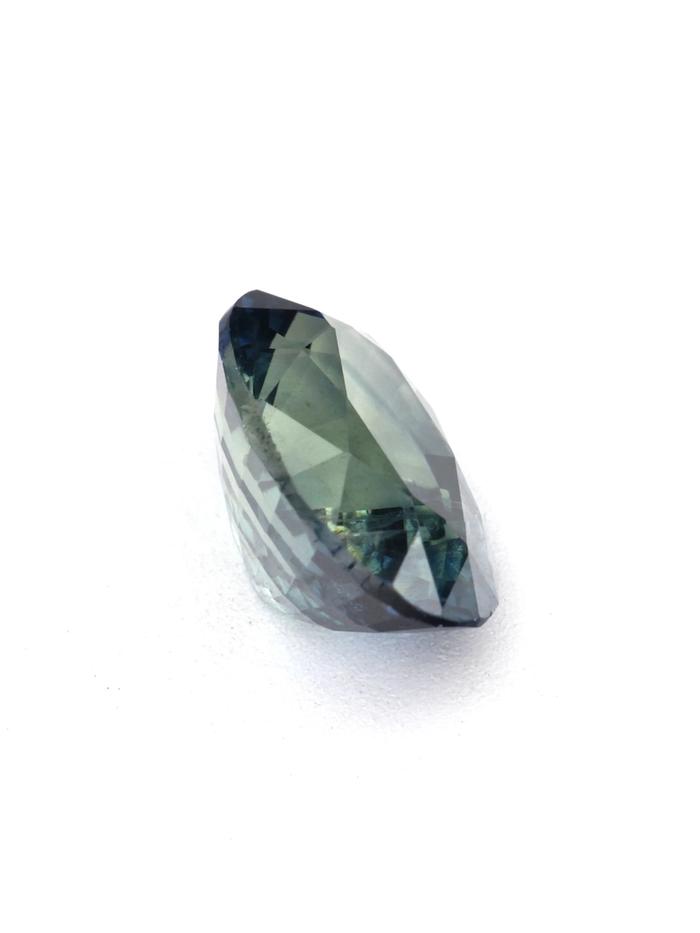 Nangi fine jewelry - teal / Peacock sapphire gemstone in gold