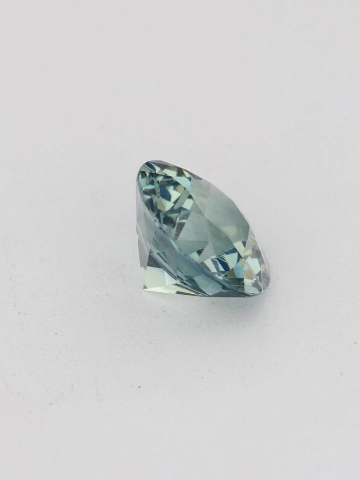Nangi fine jewelry - green gemstone in gold