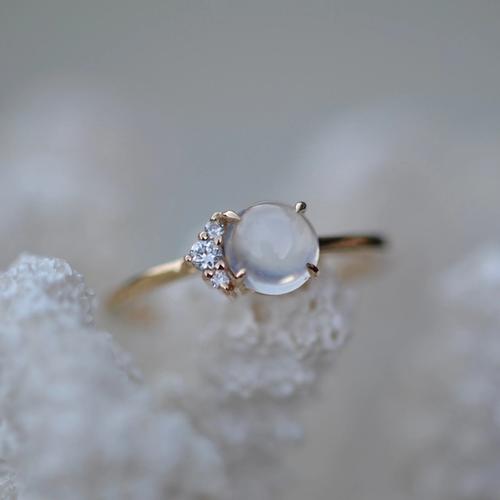Nangi fine jewelry - white moonstone ring in yellow gold