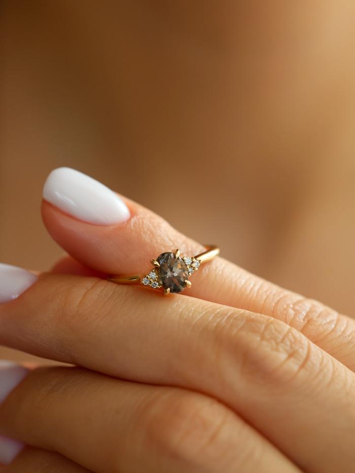 Nangi fine jewelry - brown ring in yellow gold
