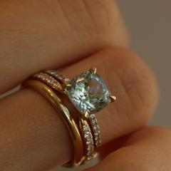 Nangi fine jewelry - blue aquamarine ring in yellow gold