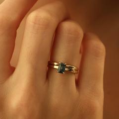 Nangi fine jewelry - blue ring in yellow gold