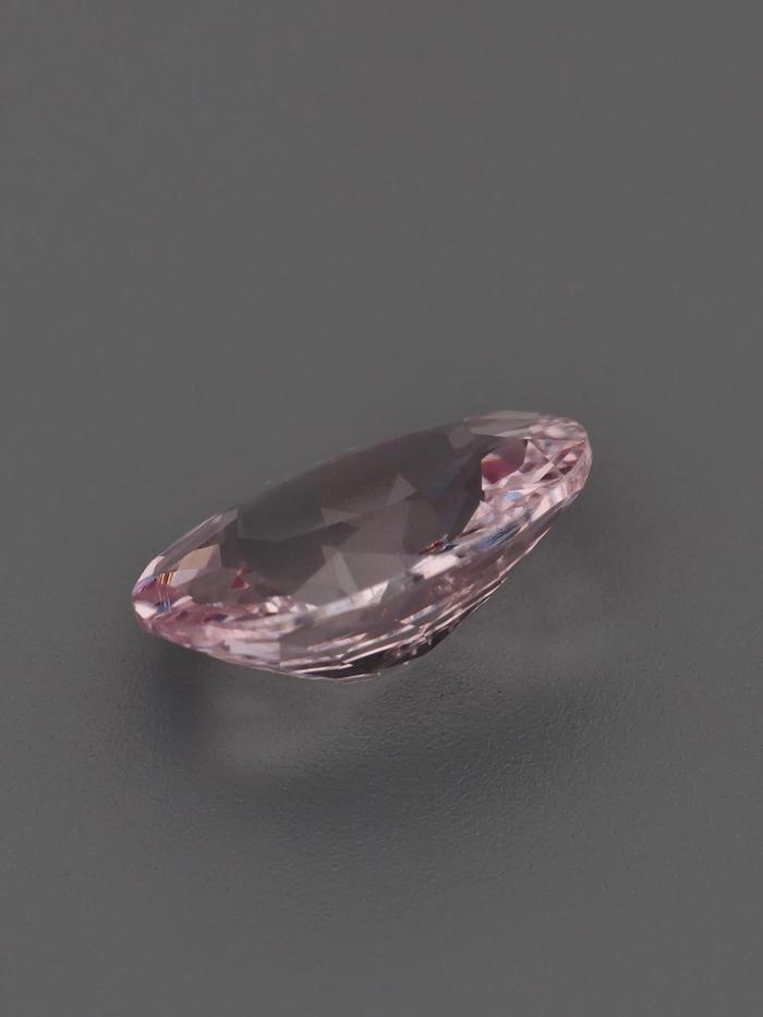 Nangi fine jewelry - pink gemstone in gold