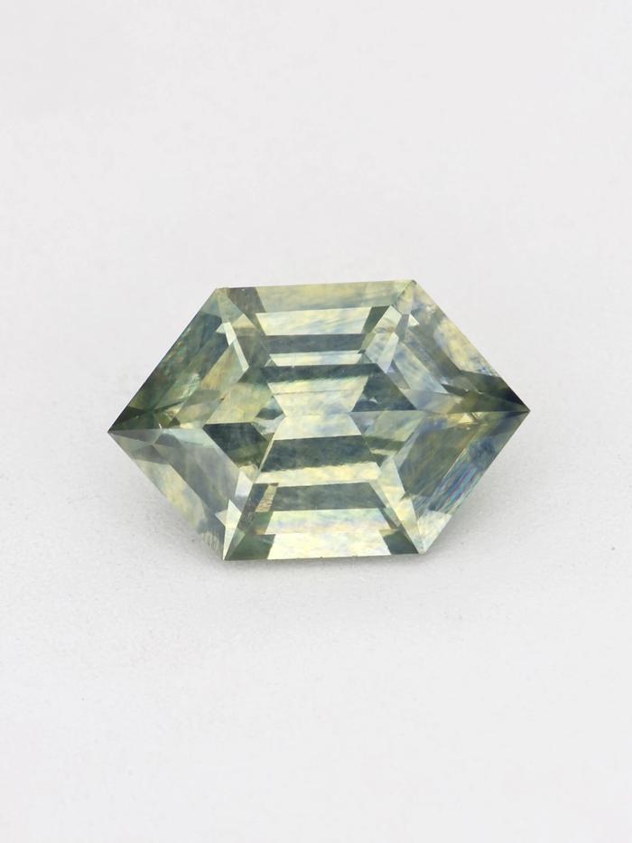Nangi fine jewelry - green sapphire gemstone in gold