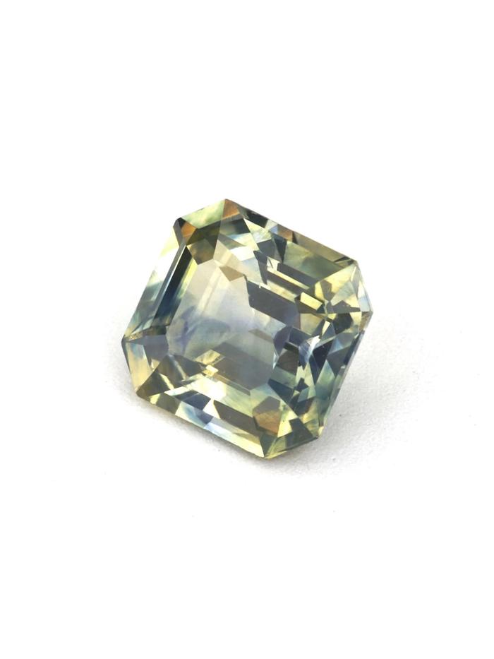 Nangi fine jewelry - blue gemstone in gold