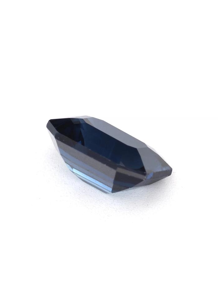 Nangi fine jewelry - blue sapphire gemstone in gold