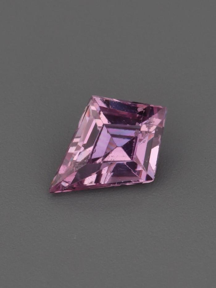 Nangi fine jewelry - pink gemstone in gold