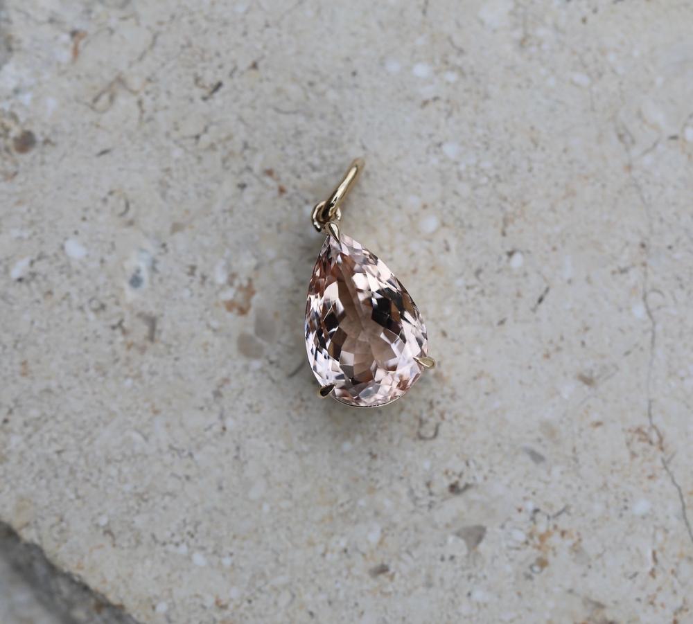 Nangi fine jewelry - pink morganite necklace in yellow gold