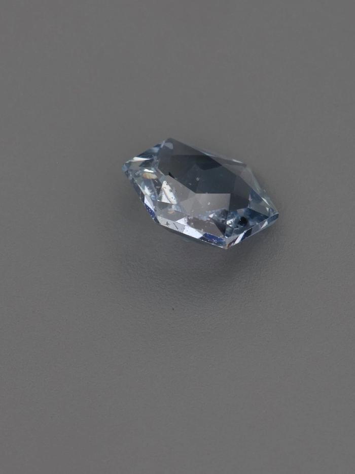 Nangi fine jewelry - blue gemstone in gold