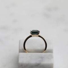 Nangi fine jewelry - green sapphire ring in yellow gold