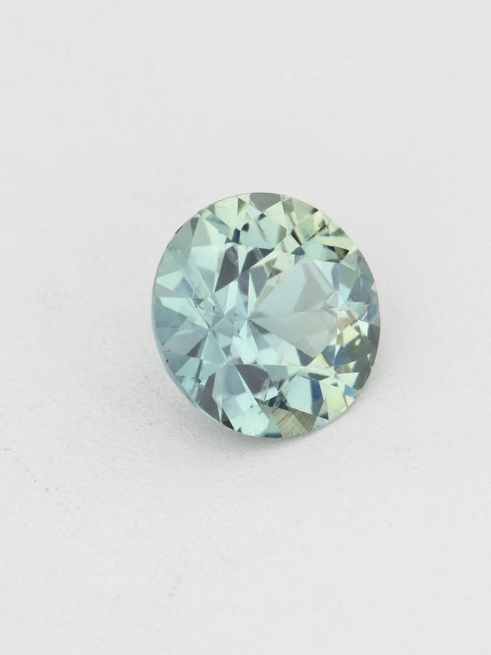 Nangi fine jewelry - green gemstone in gold
